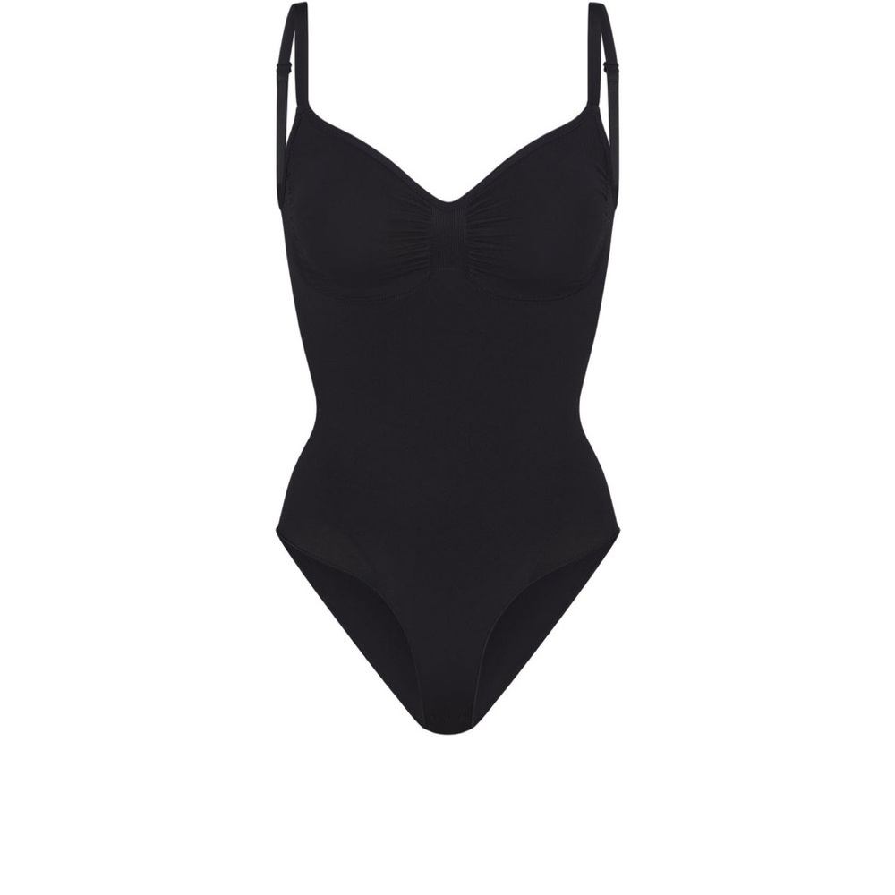 SKIMS SCULPTING BODYSUIT